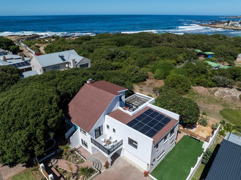 5 Bedroom Property for Sale in Sandbaai Western Cape